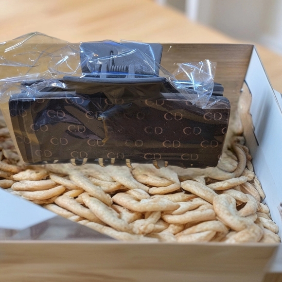 Accessories - Fashion Brown Design Hair Clip